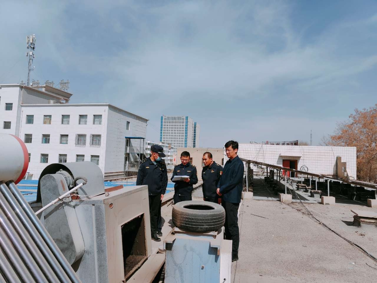 3.31 第一组对督察回头看餐饮油烟类问题开展现场核查.jpg